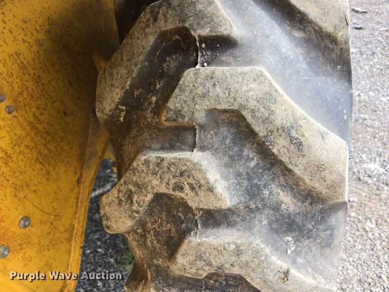 image for item DT6928 2006 Komatsu 150 AWS backhoe