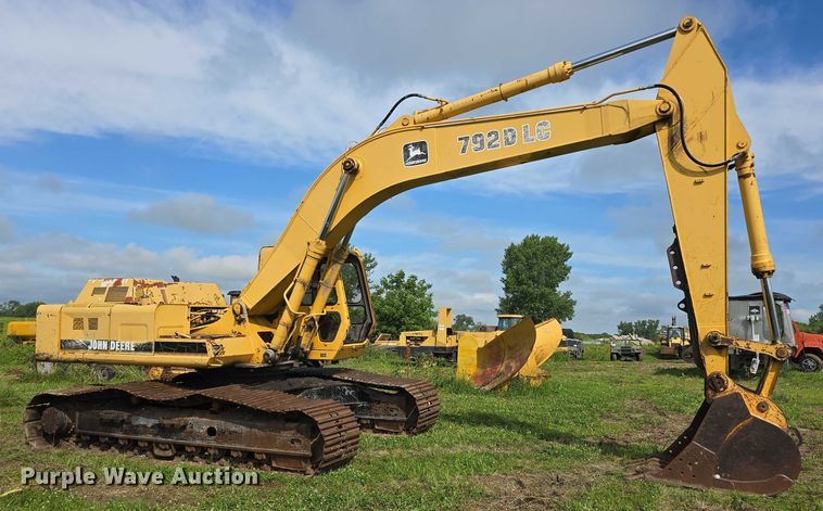 image for item DT6929 1996 John Deere 792DLC excavator