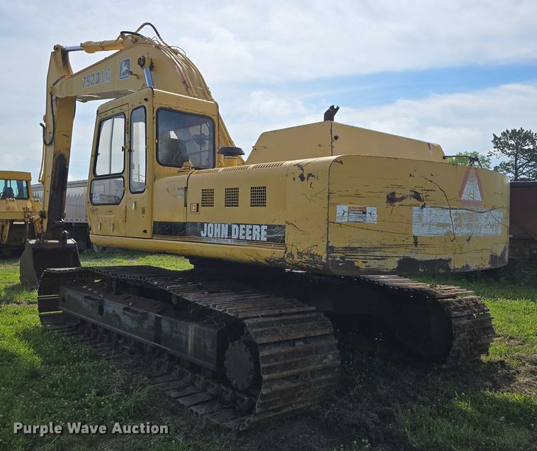 image for item DT6929 1996 John Deere 792DLC excavator