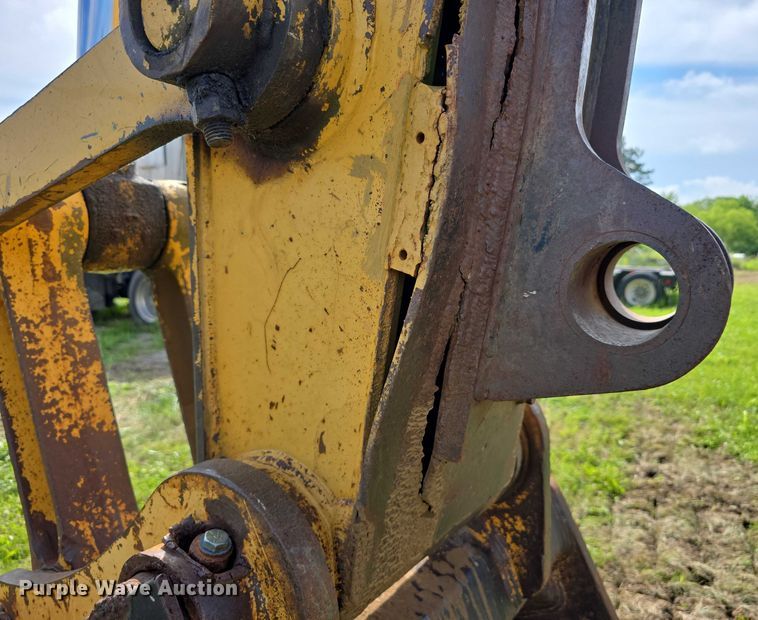 image for item DT6929 1996 John Deere 792DLC excavator