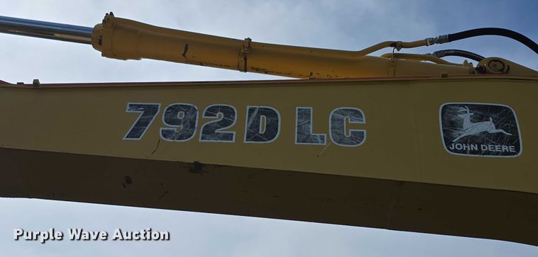 image for item DT6929 1996 John Deere 792DLC excavator