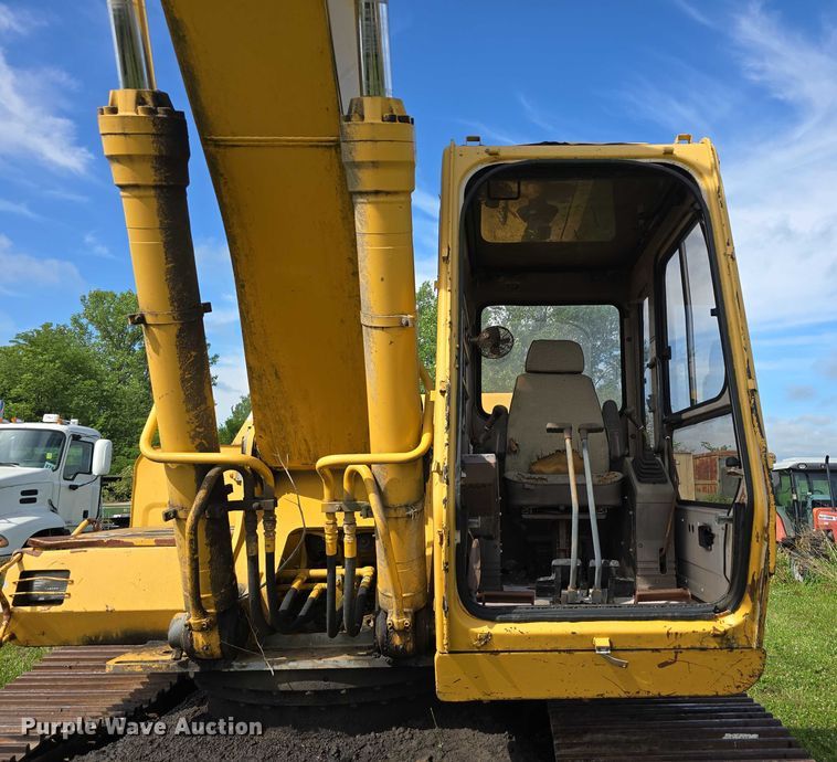 image for item DT6929 1996 John Deere 792DLC excavator
