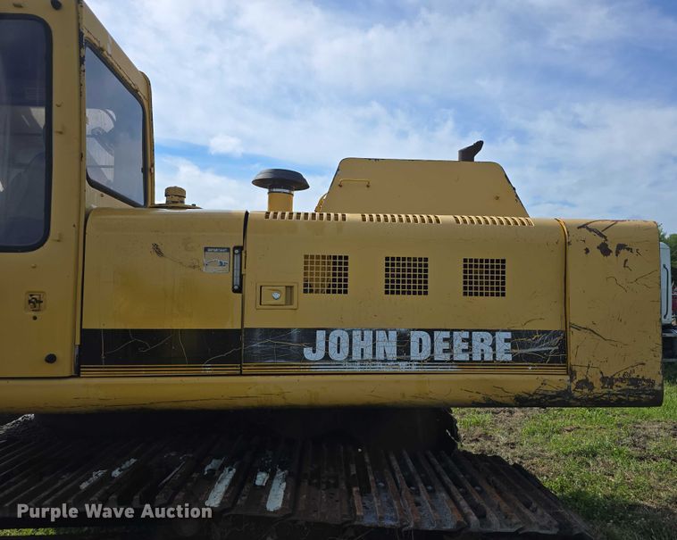 image for item DT6929 1996 John Deere 792DLC excavator