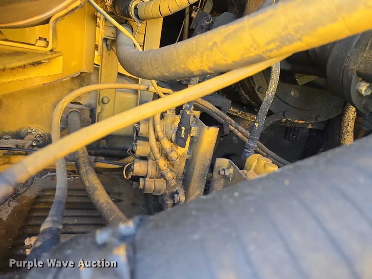 image for item DT6929 1996 John Deere 792DLC excavator