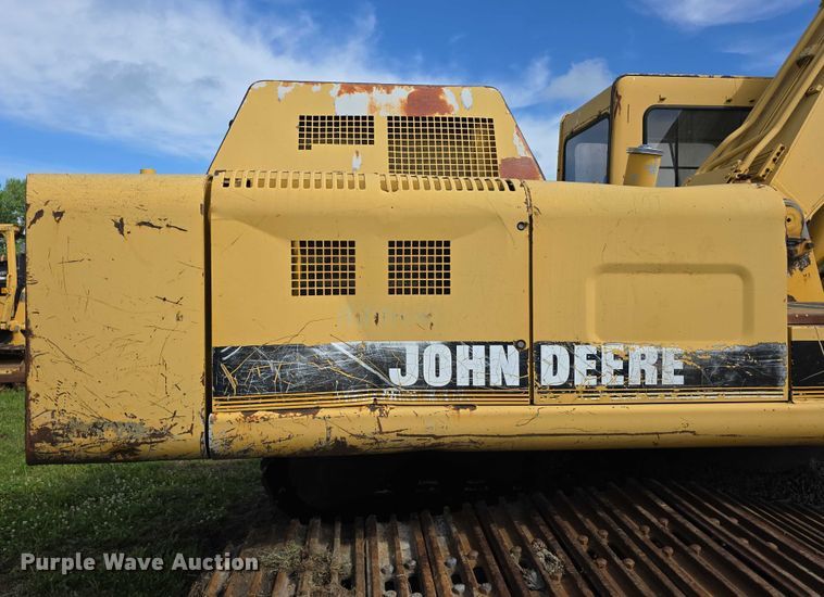 image for item DT6929 1996 John Deere 792DLC excavator