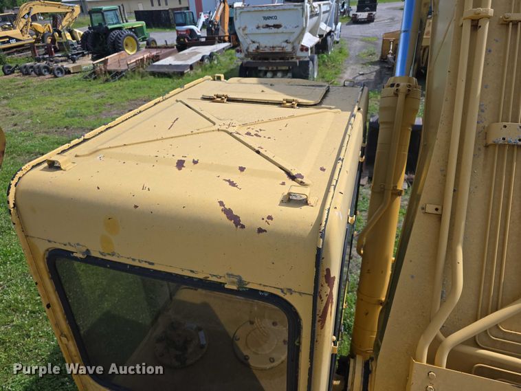 image for item DT6929 1996 John Deere 792DLC excavator