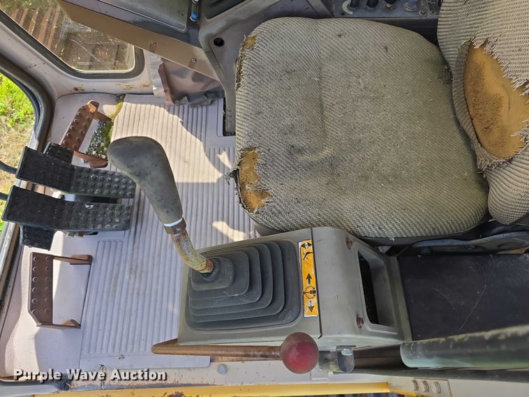 image for item DT6929 1996 John Deere 792DLC excavator