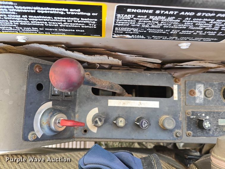 image for item DT6929 1996 John Deere 792DLC excavator