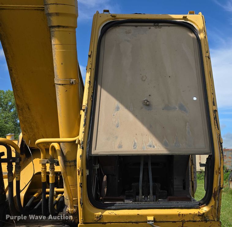 image for item DT6929 1996 John Deere 792DLC excavator