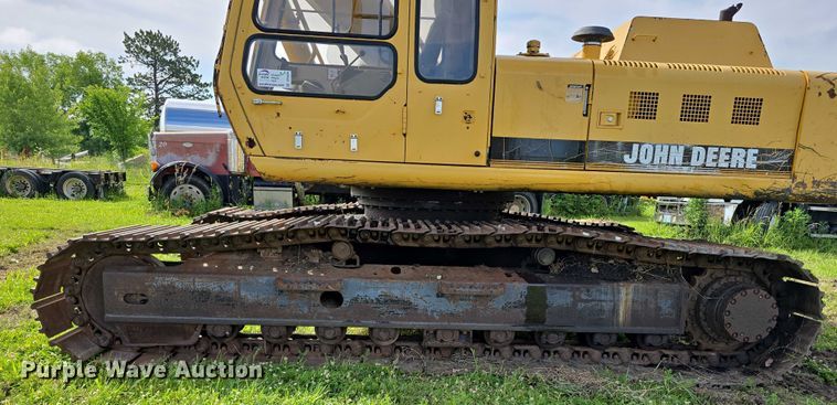 image for item DT6929 1996 John Deere 792DLC excavator