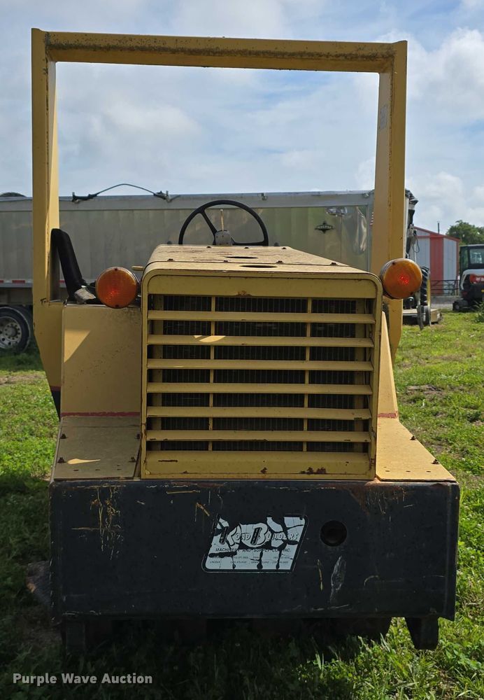 image for item DT6931 Hyster C530A pneumatic roller