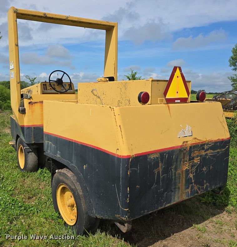 image for item DT6931 Hyster C530A pneumatic roller