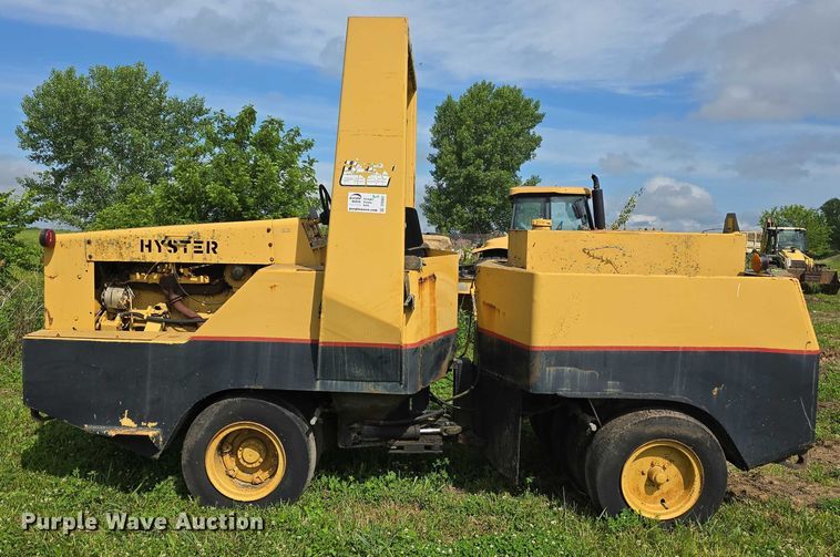 image for item DT6931 Hyster C530A pneumatic roller