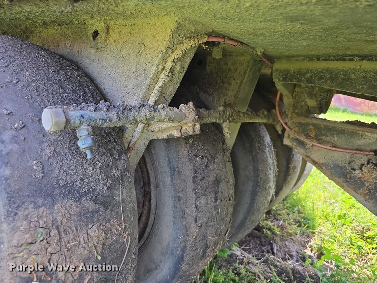 image for item DT6931 Hyster C530A pneumatic roller