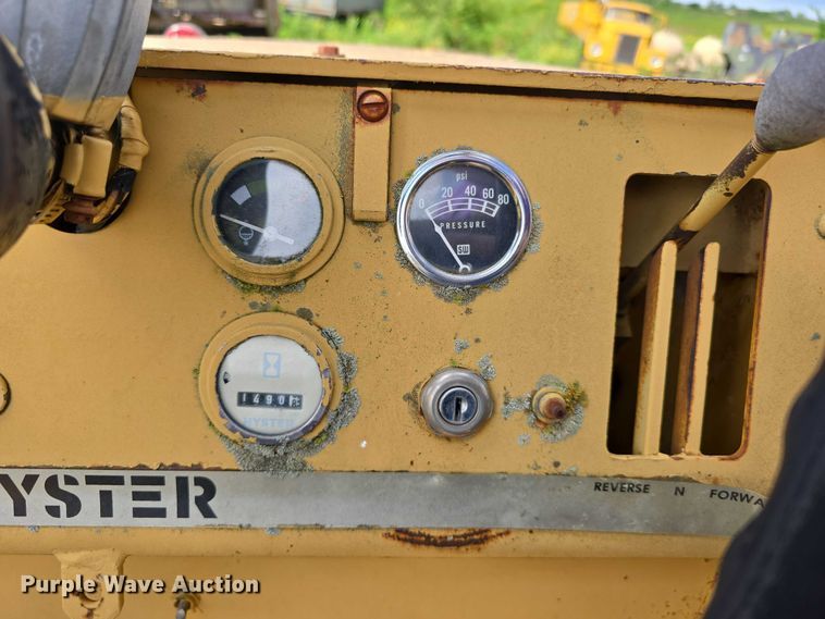 image for item DT6931 Hyster C530A pneumatic roller