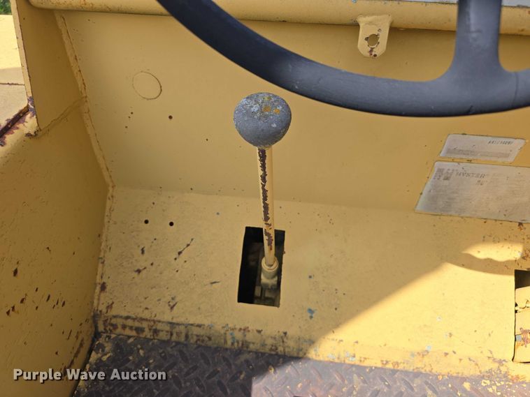 image for item DT6931 Hyster C530A pneumatic roller