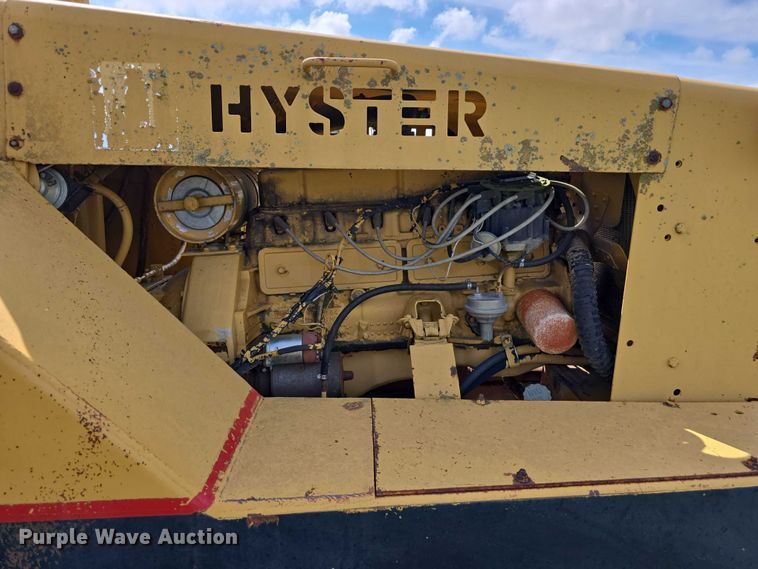 image for item DT6931 Hyster C530A pneumatic roller