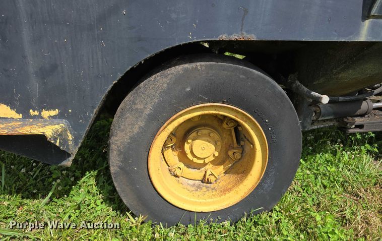 image for item DT6931 Hyster C530A pneumatic roller