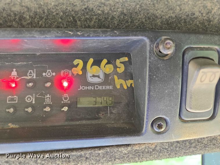 image for item DT7195 2004 John Deere 250 Series ll skid steer loader