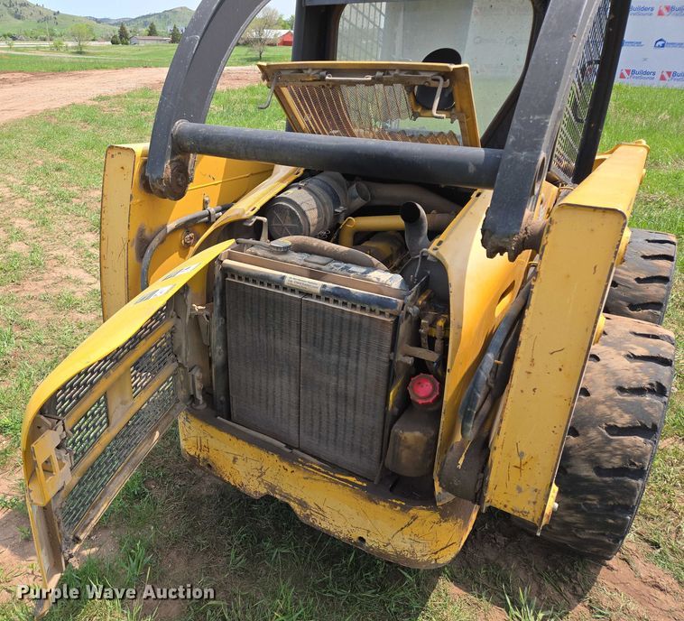 image for item DT7195 2004 John Deere 250 Series ll skid steer loader