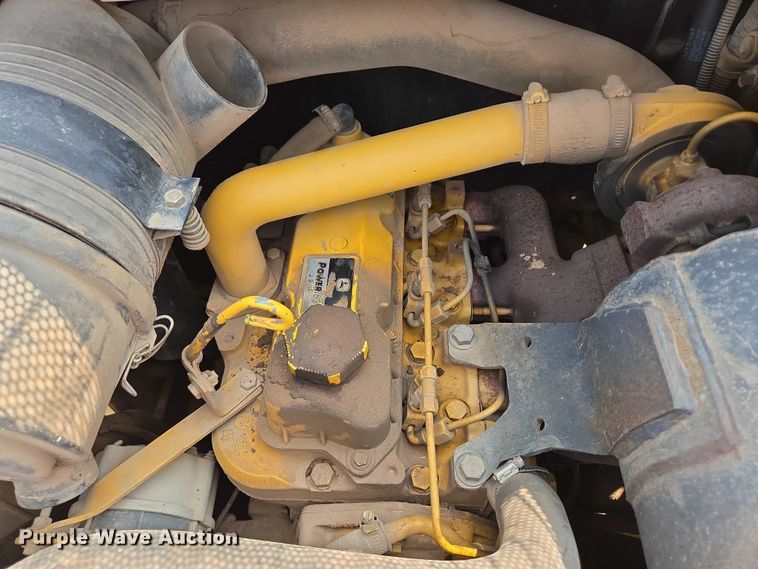 image for item DT7195 2004 John Deere 250 Series ll skid steer loader