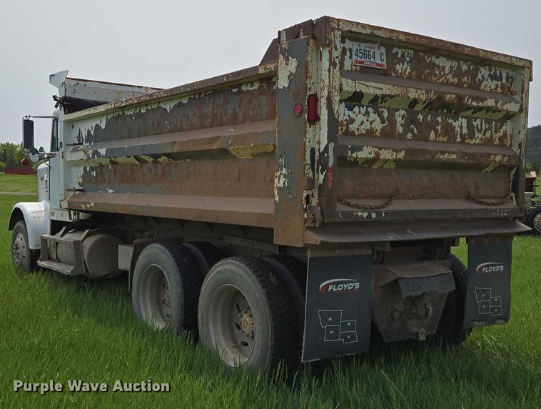 image for item DT7197 1987 Freightliner Conventional dump truck