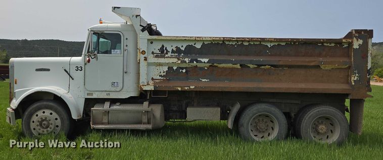 image for item DT7197 1987 Freightliner Conventional dump truck