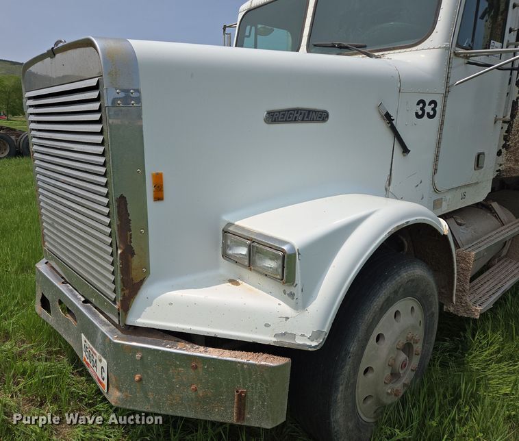 image for item DT7197 1987 Freightliner Conventional dump truck