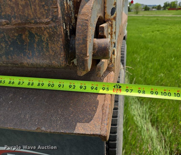 image for item DT7197 1987 Freightliner Conventional dump truck