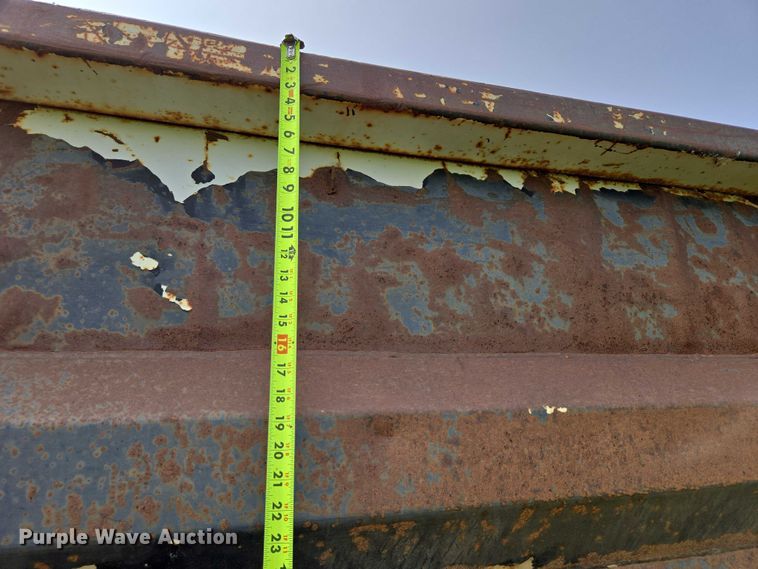 image for item DT7197 1987 Freightliner Conventional dump truck