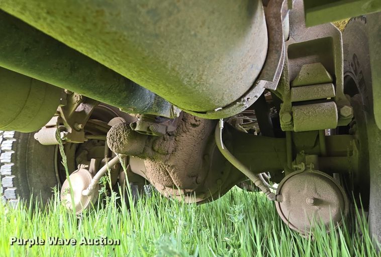 image for item DT7197 1987 Freightliner Conventional dump truck