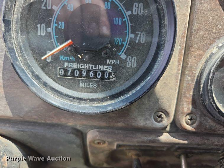 image for item DT7197 1987 Freightliner Conventional dump truck