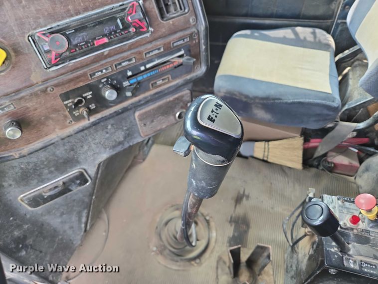 image for item DT7197 1987 Freightliner Conventional dump truck