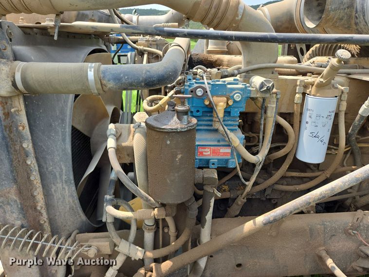 image for item DT7197 1987 Freightliner Conventional dump truck