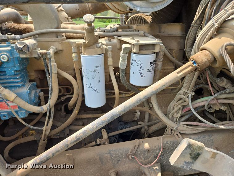 image for item DT7197 1987 Freightliner Conventional dump truck