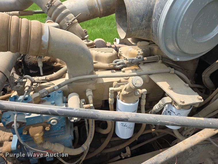 image for item DT7197 1987 Freightliner Conventional dump truck