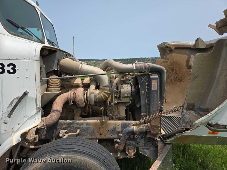 image for item DT7197 1987 Freightliner Conventional dump truck