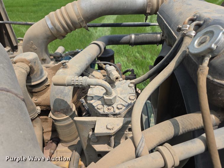 image for item DT7197 1987 Freightliner Conventional dump truck