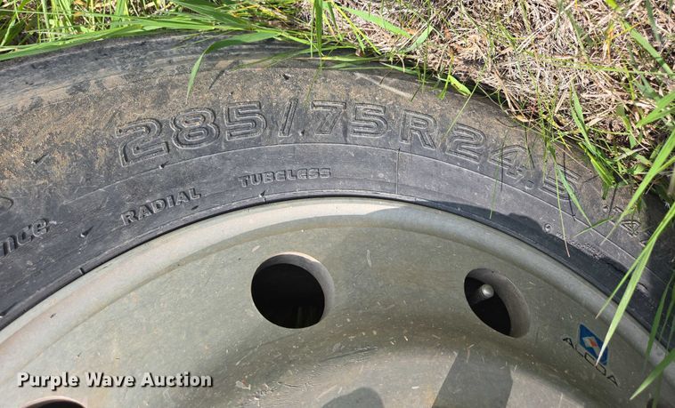 image for item DT7197 1987 Freightliner Conventional dump truck