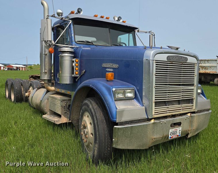 image for item DT7198 1992 Freightliner FDL120 semi truck