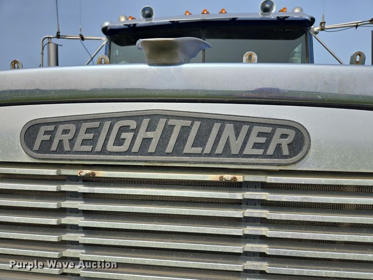 image for item DT7198 1992 Freightliner FDL120 semi truck