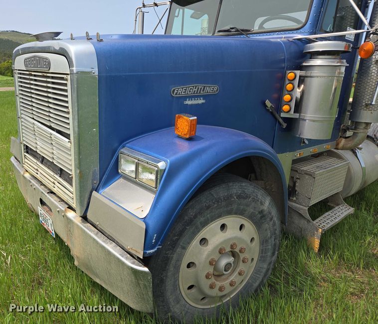 image for item DT7198 1992 Freightliner FDL120 semi truck