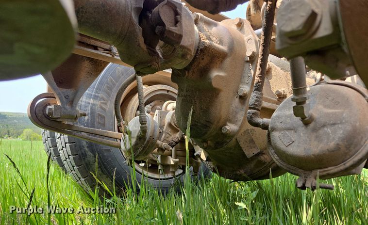 image for item DT7198 1992 Freightliner FDL120 semi truck