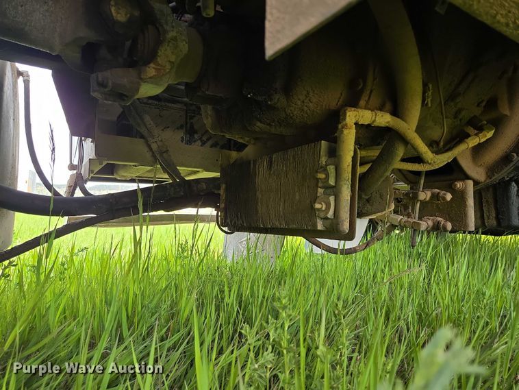 image for item DT7198 1992 Freightliner FDL120 semi truck