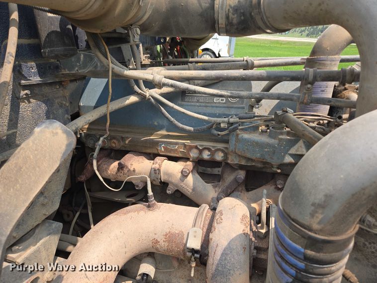 image for item DT7198 1992 Freightliner FDL120 semi truck