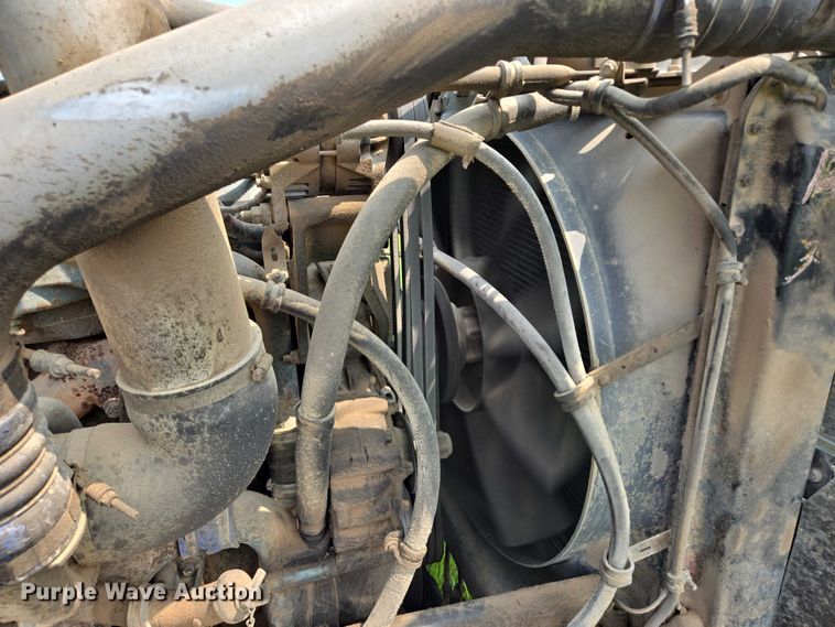 image for item DT7198 1992 Freightliner FDL120 semi truck