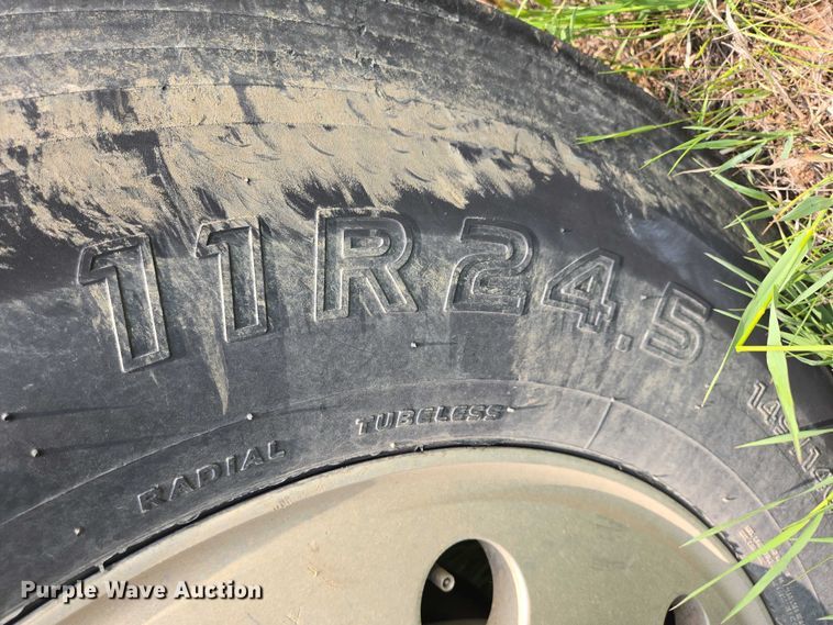 image for item DT7198 1992 Freightliner FDL120 semi truck