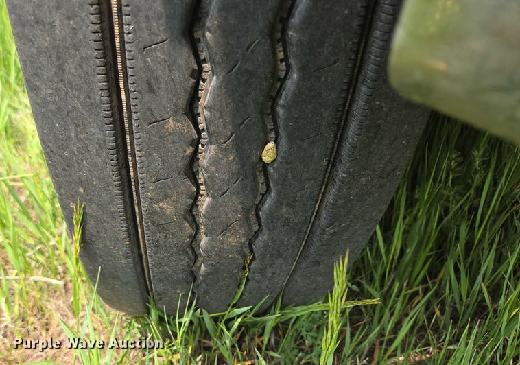 image for item DT7198 1992 Freightliner FDL120 semi truck