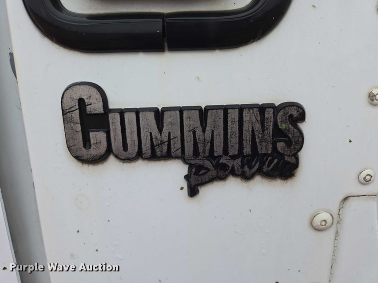 image for item DT7201 2001 International 5500i ready mix truck