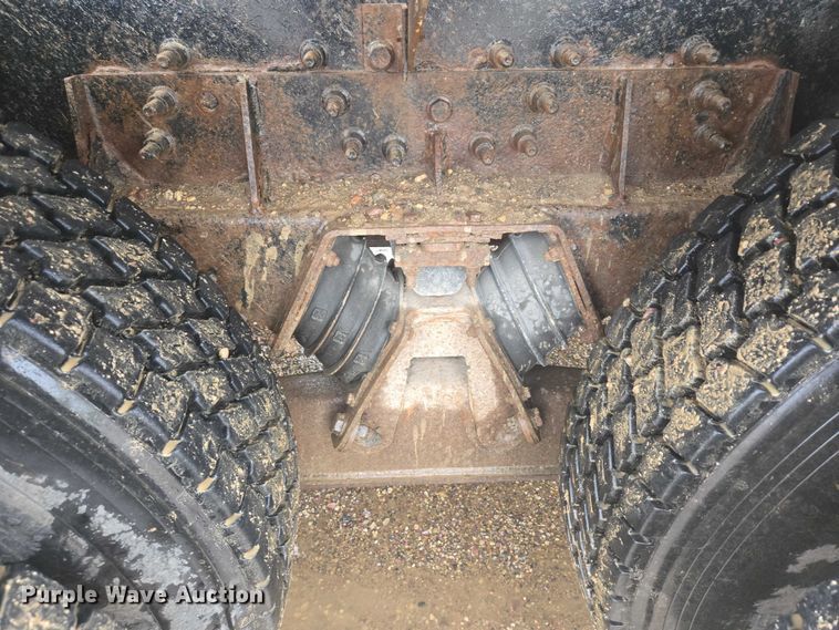 image for item DT7201 2001 International 5500i ready mix truck